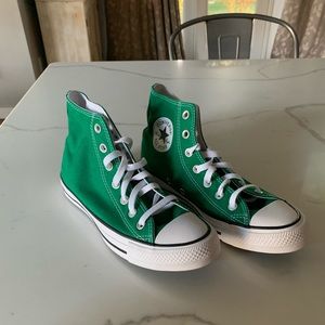 BRAND NEW Amazon Green Converse